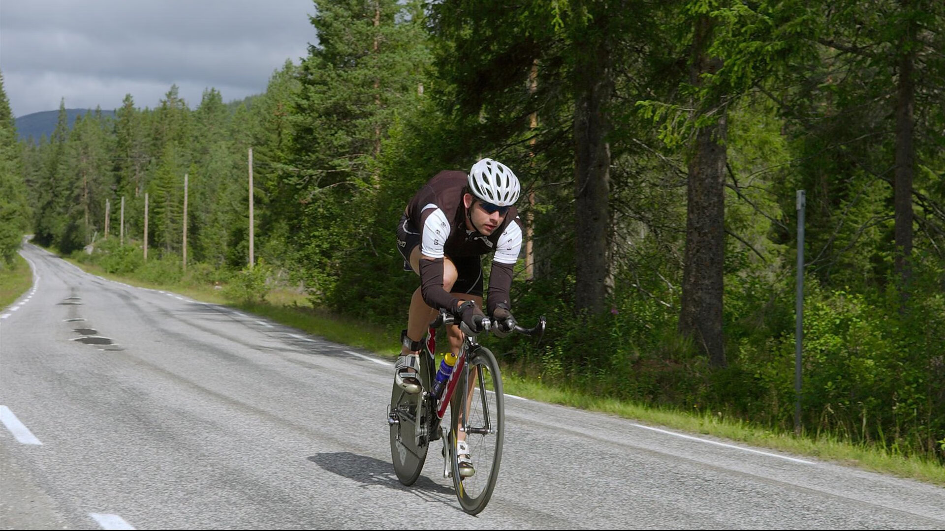 爱游戏综合娱乐-麦考：全黑队的战略心脏，掌控比赛的节奏，麦考3连冠