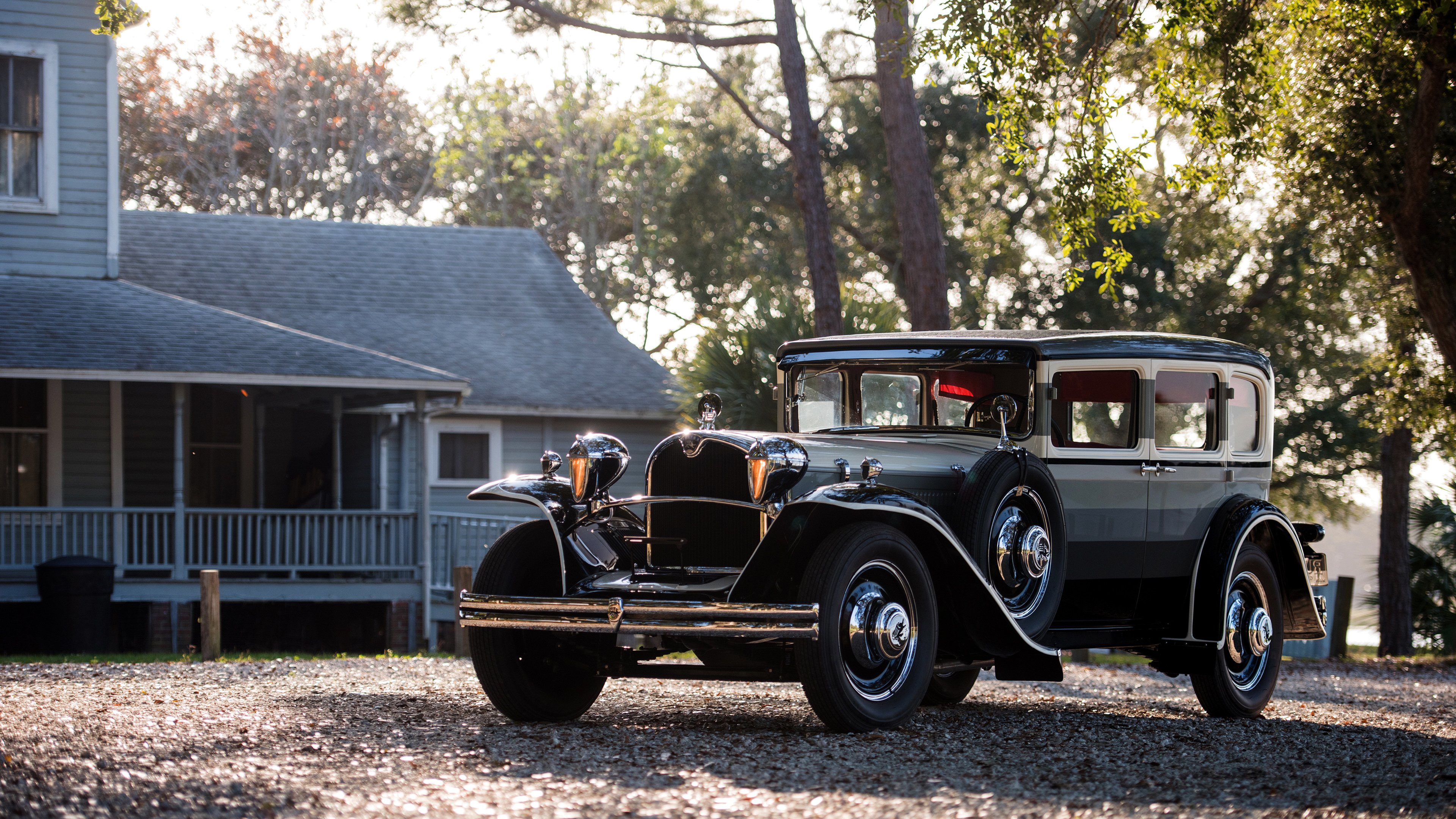 爱游戏app下载-冠军征途：成功球队的艰辛历程回顾，冠军和冠军征途是一样的吗